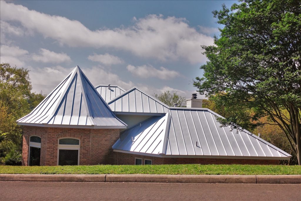 metal-roofing-pros-and-cons