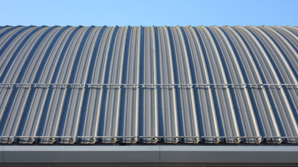 metal-roof-installation