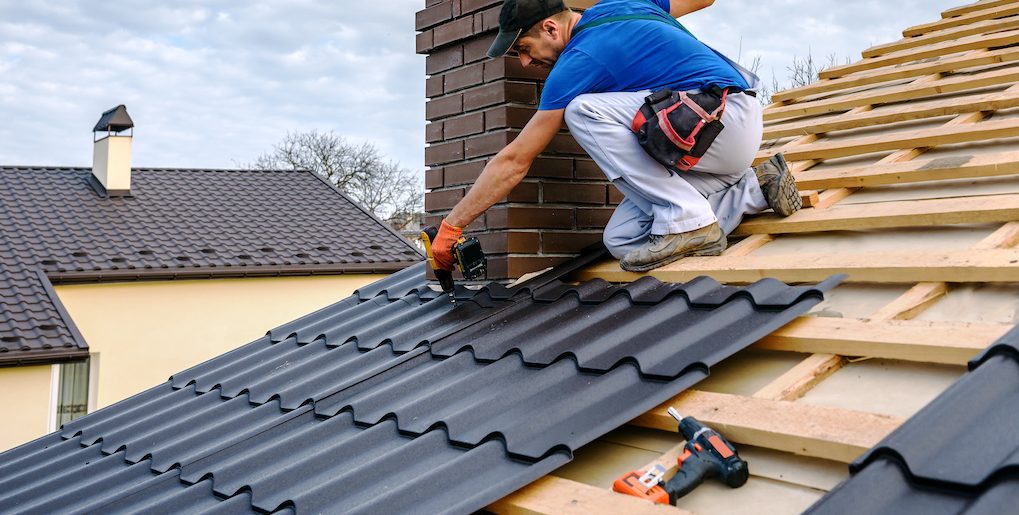 metal roofing contractor